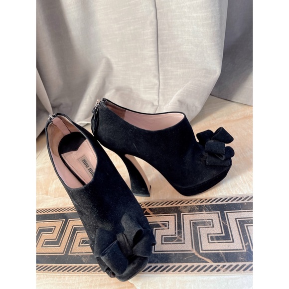 🔥NEW🔥 MIU MIU Black Suede Bow Peep Toe Platform Pumps - Picture 4 of 5